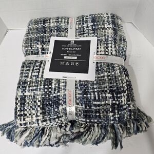 Rosebucket 50'x60' Woven Throw Blanket